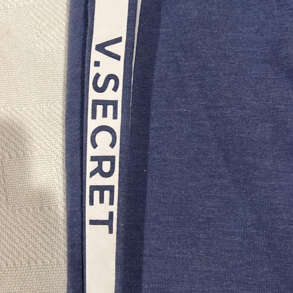 Victoria’s Secret capri leggings - Picture 3 of 6